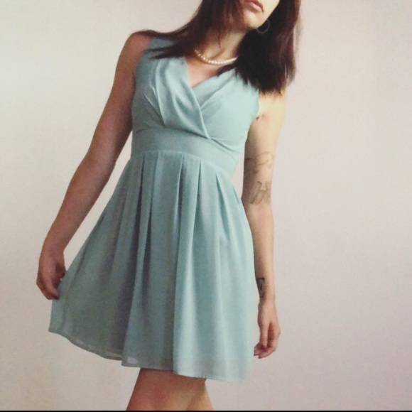 Mint green veil V neck dress - Picture 7 of 7